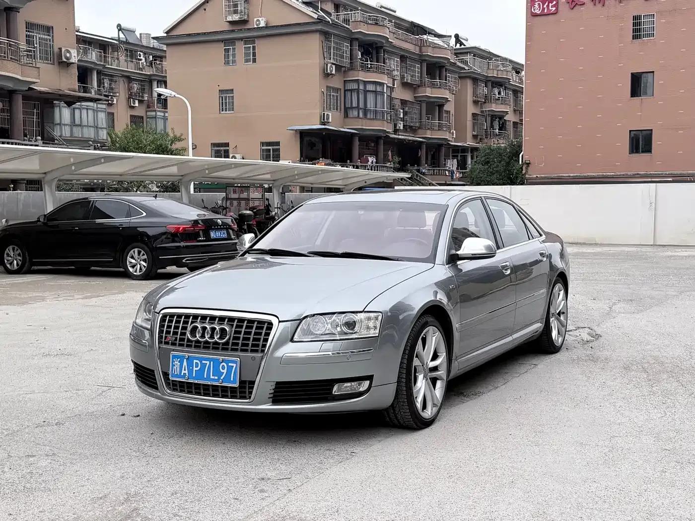 2009 Audi S8 5.2 FSI quattro — миниатюра 1