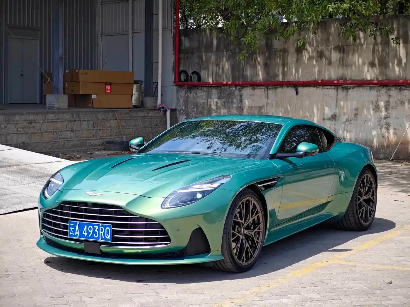 Aston Martin DB12 2025 4.0T V8 Coupe — миниатюра 1