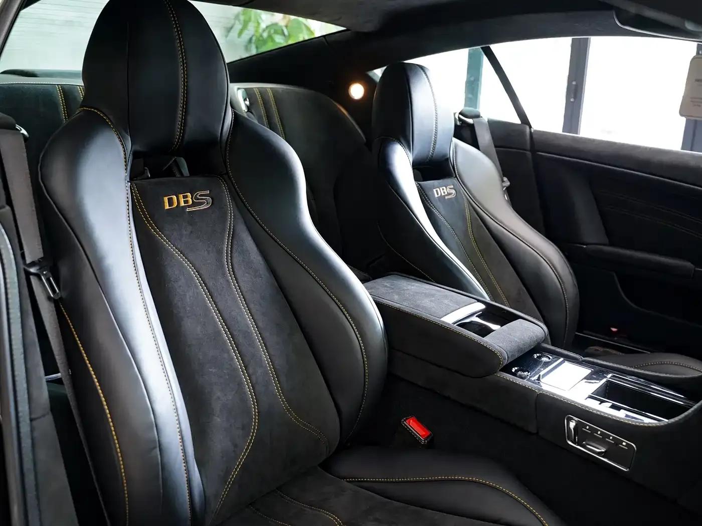Aston Martin DBS 2009 6.0 Touchtronic Coupe — миниатюра 11