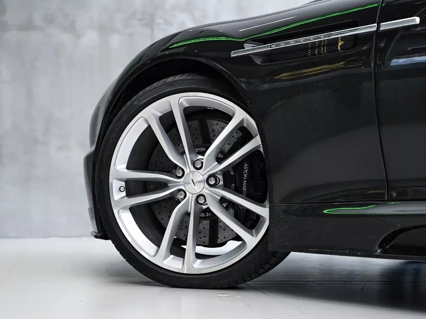 Aston Martin DBS 2009 6.0 Touchtronic Coupe — миниатюра 7