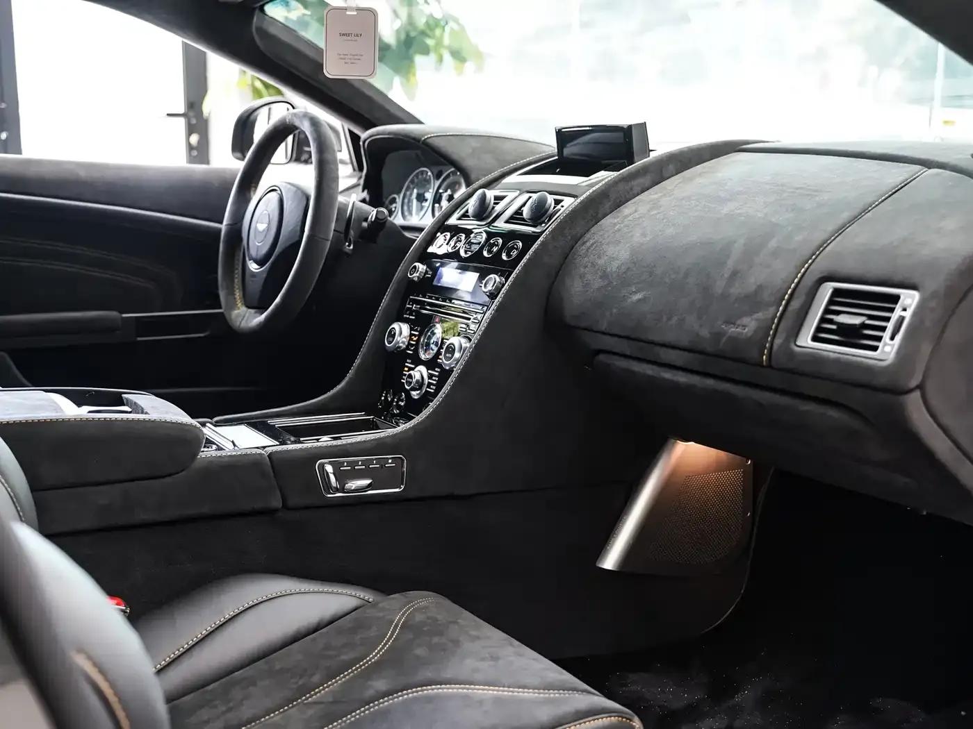 Aston Martin DBS 2009 6.0 Touchtronic Coupe — миниатюра 9