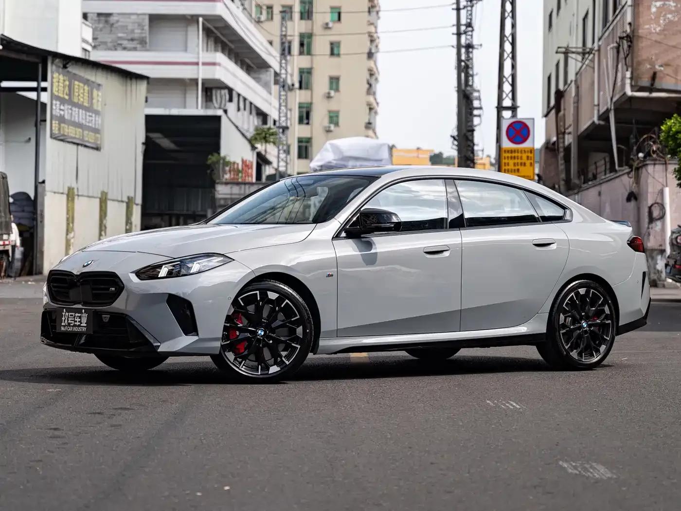 2025 BMW M235L — миниатюра 1