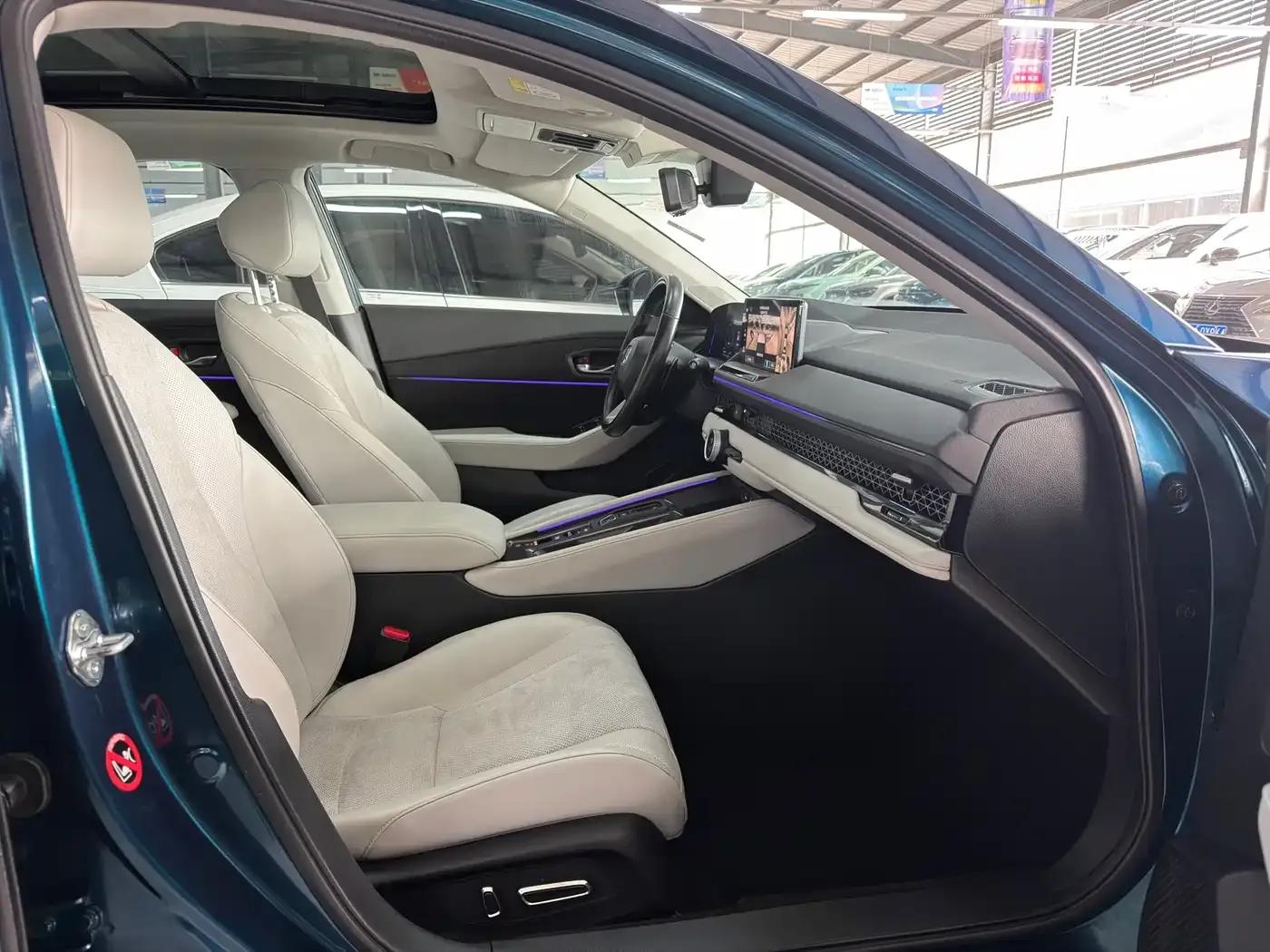 Accord PHEV 2023 2.0L e:PHEV Flagship Edition — миниатюра 17