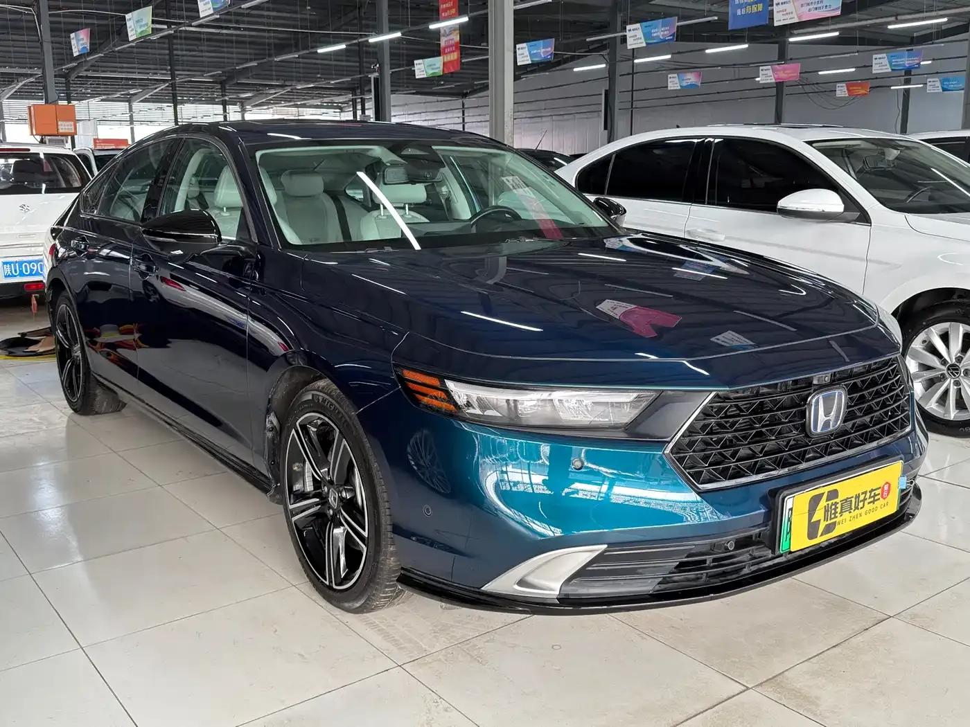 Accord PHEV 2023 2.0L e:PHEV Flagship Edition — миниатюра 3