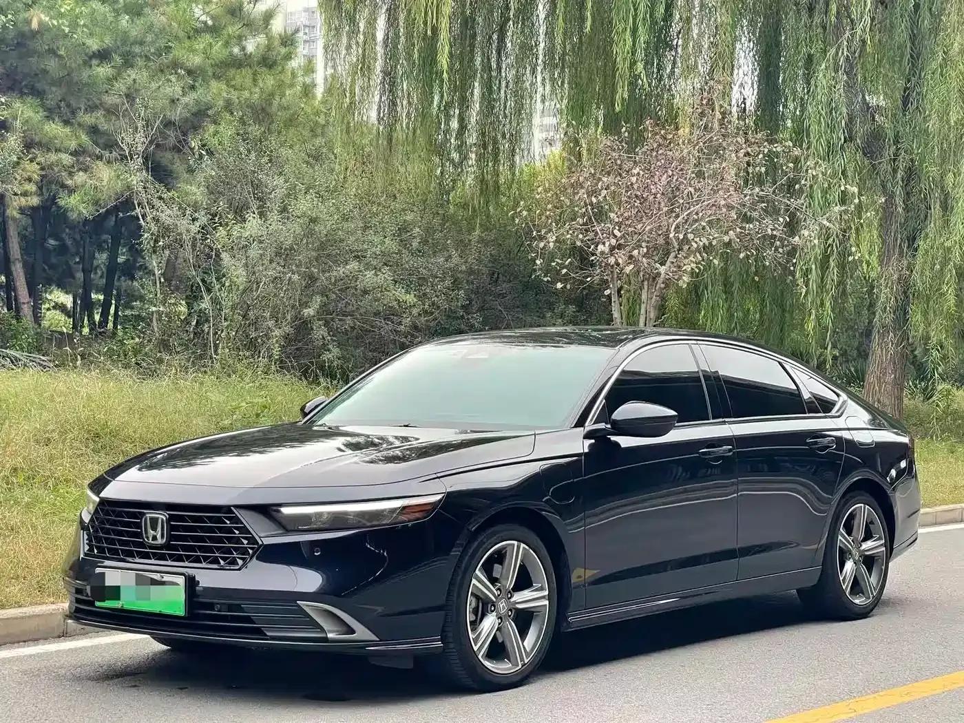 Accord PHEV 2023 2.0L e:PHEV Premium Edition — миниатюра 1