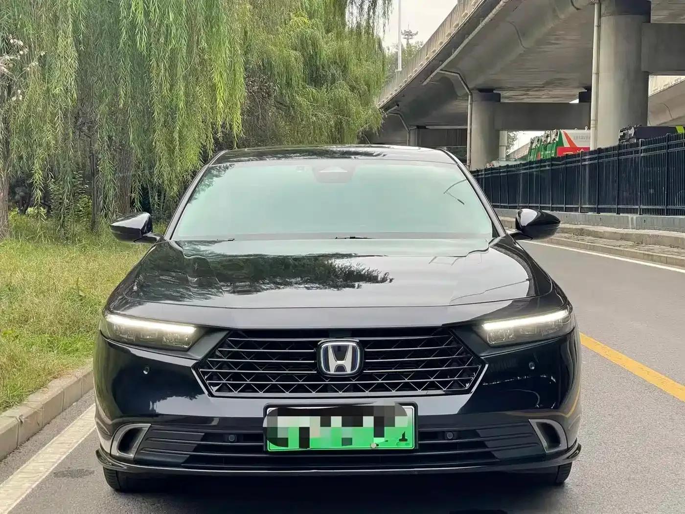 Accord PHEV 2023 2.0L e:PHEV Premium Edition — миниатюра 2