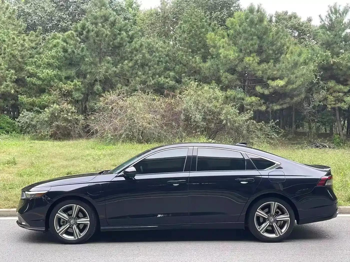 Accord PHEV 2023 2.0L e:PHEV Premium Edition — миниатюра 3