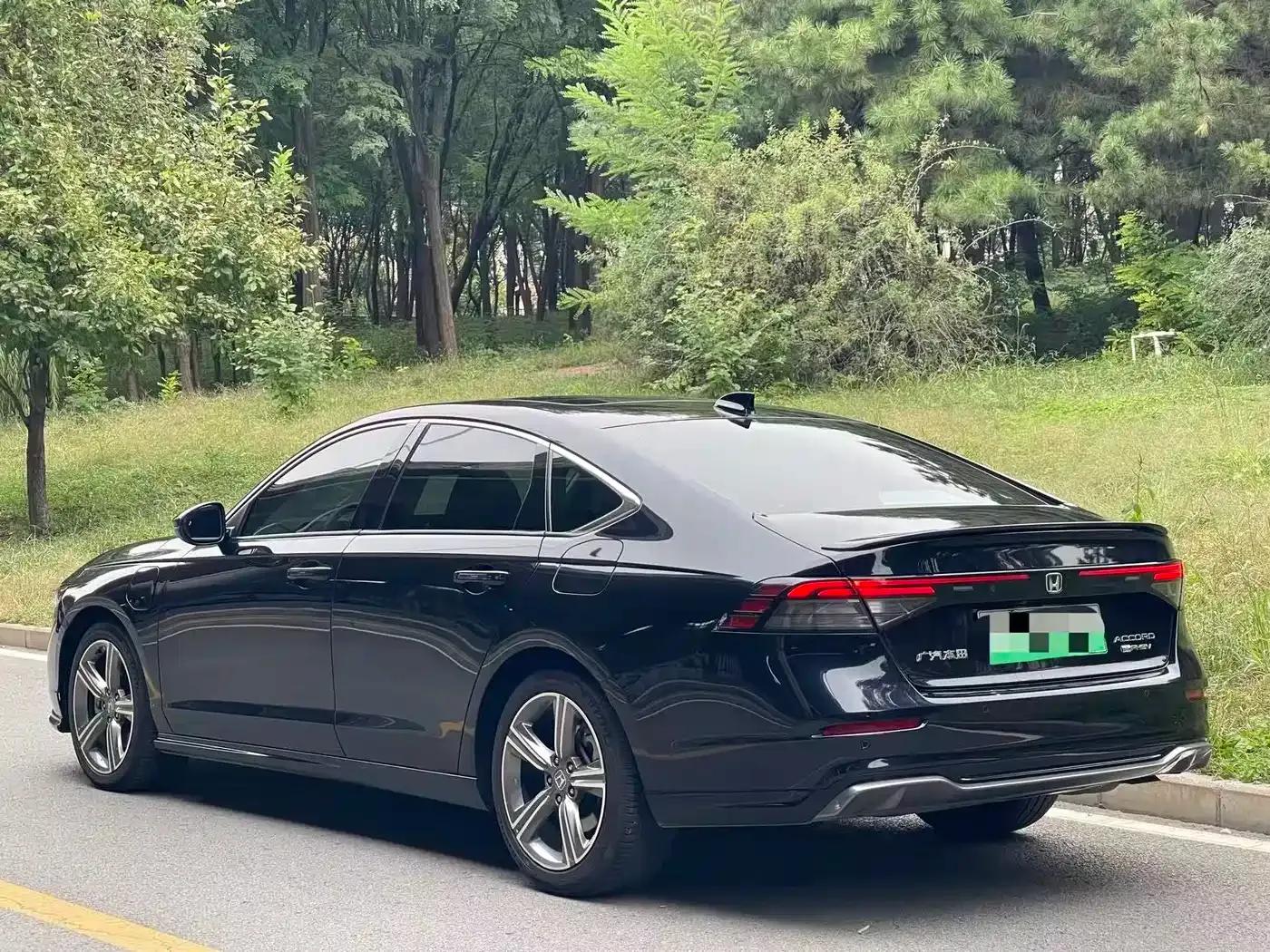 Accord PHEV 2023 2.0L e:PHEV Premium Edition — миниатюра 4
