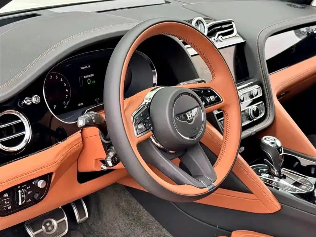 Bentayga Plug-in Hybrid 2021 3.0T PHEV — миниатюра 4