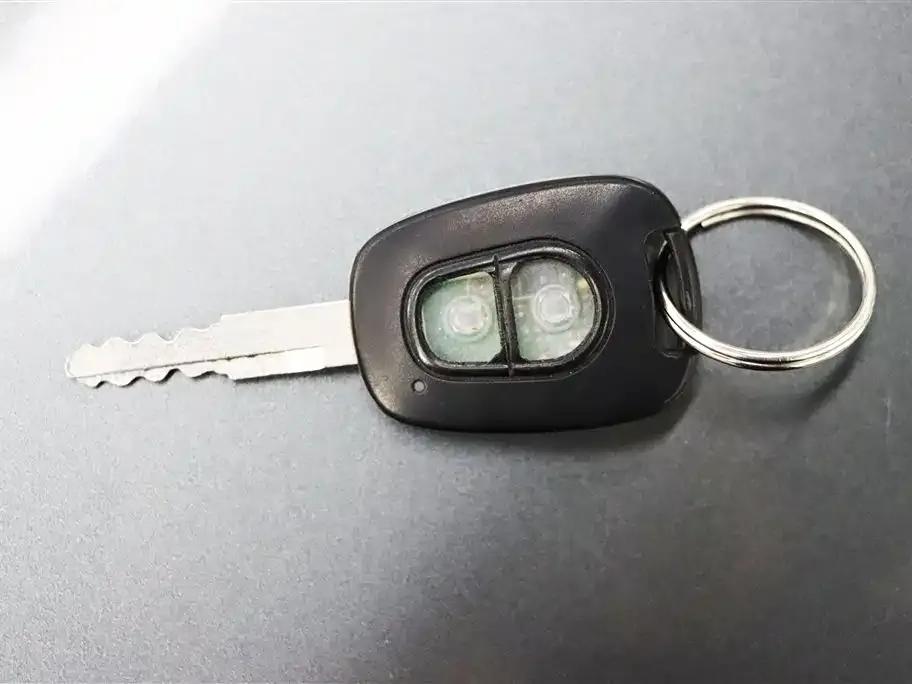 Beijing Automotive E-Series 2013 Sedan 1.5L Automatic Comfort Edition — миниатюра 11