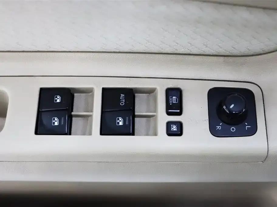 Beijing Automotive E-Series 2013 Sedan 1.5L Automatic Comfort Edition — миниатюра 13