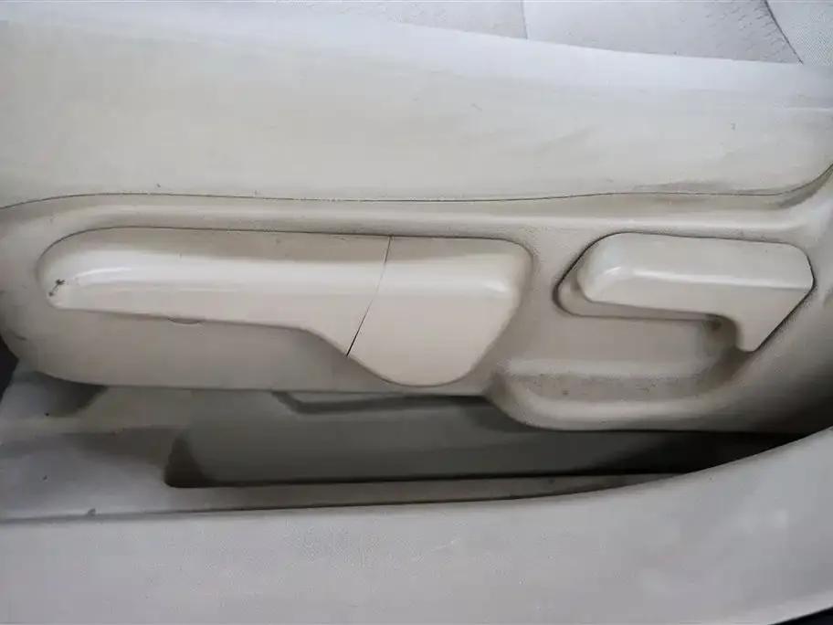 Beijing Automotive E-Series 2013 Sedan 1.5L Automatic Comfort Edition — миниатюра 15