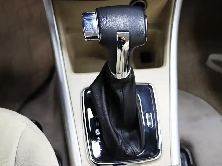 Beijing Automotive E-Series 2013 Sedan 1.5L Automatic Comfort Edition — миниатюра 17
