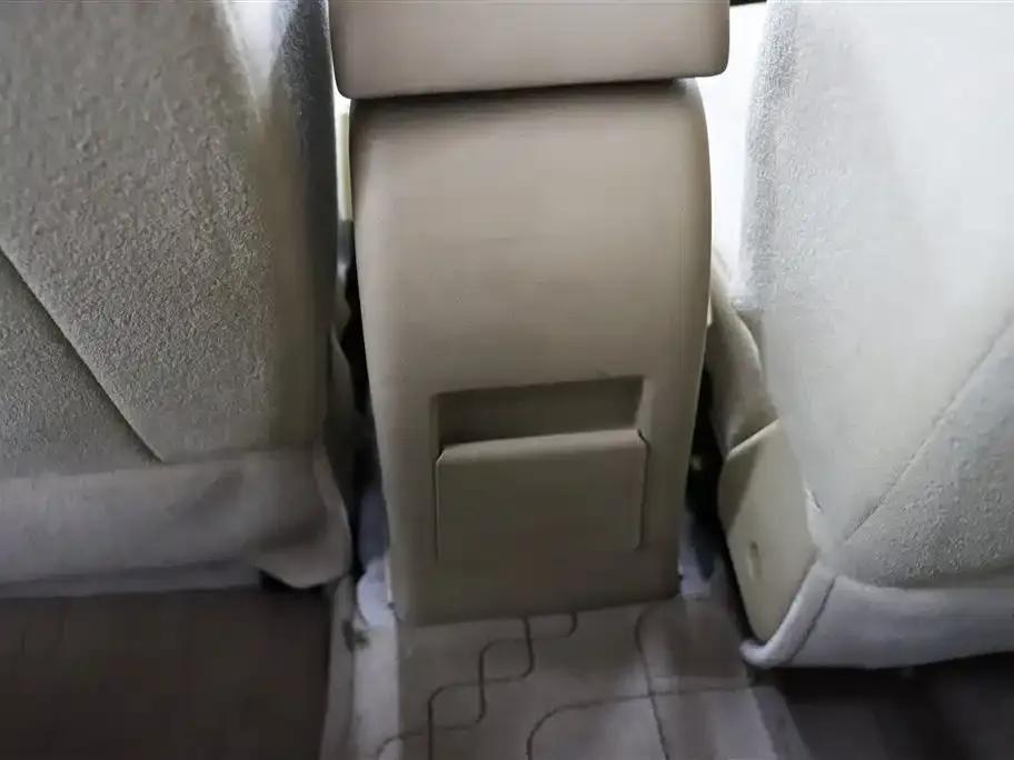 Beijing Automotive E-Series 2013 Sedan 1.5L Automatic Comfort Edition — миниатюра 25