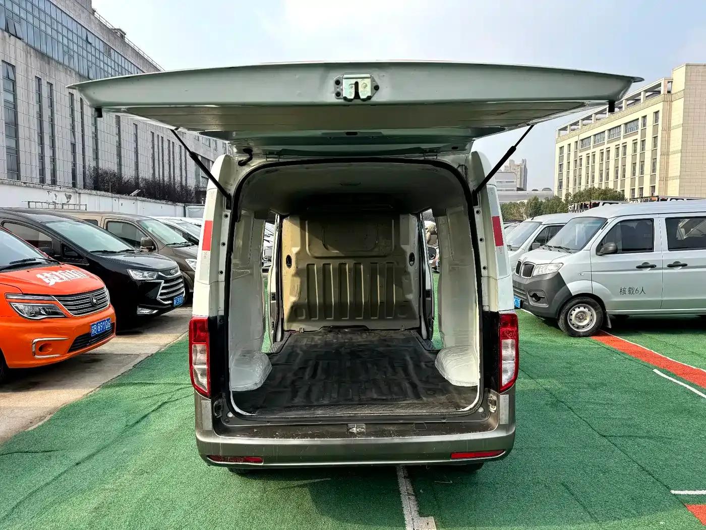 CrossStar V3 2022 1.5L Gasoline Luxury 2-Seater Van JL473QH — миниатюра 10