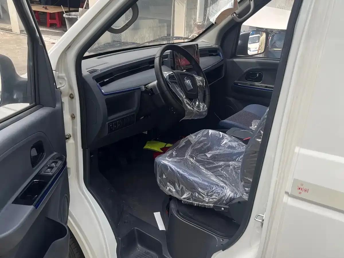 Yufeng EM27 2024 Model EM27L Henan Lithium-ion Battery 41.472kWh — миниатюра 4