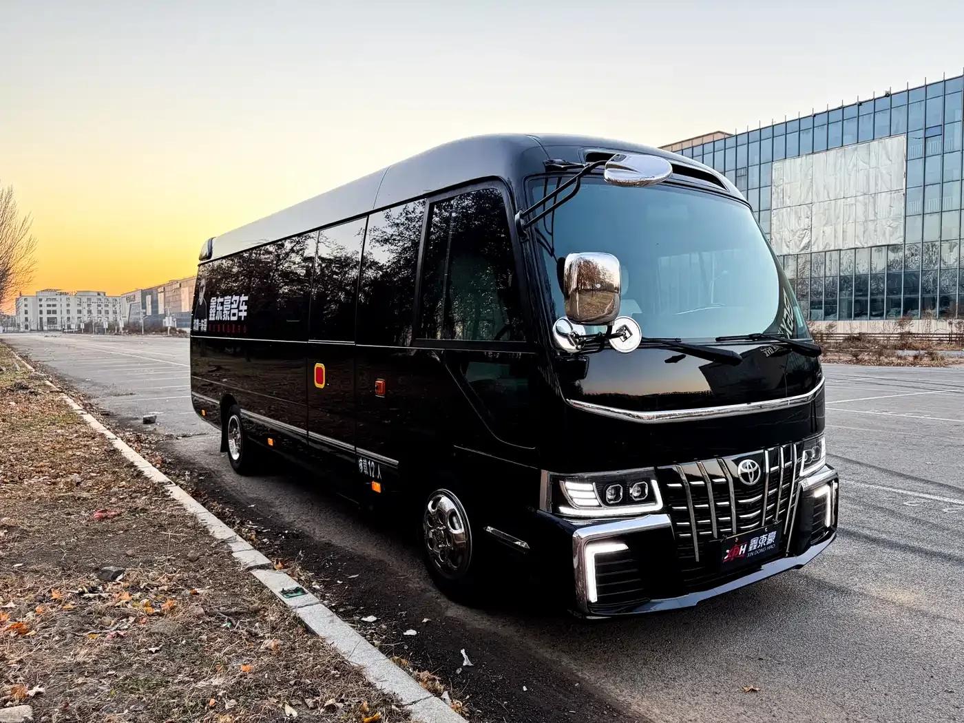 2023 Toyota Coaster 4.0L Manual — миниатюра 27
