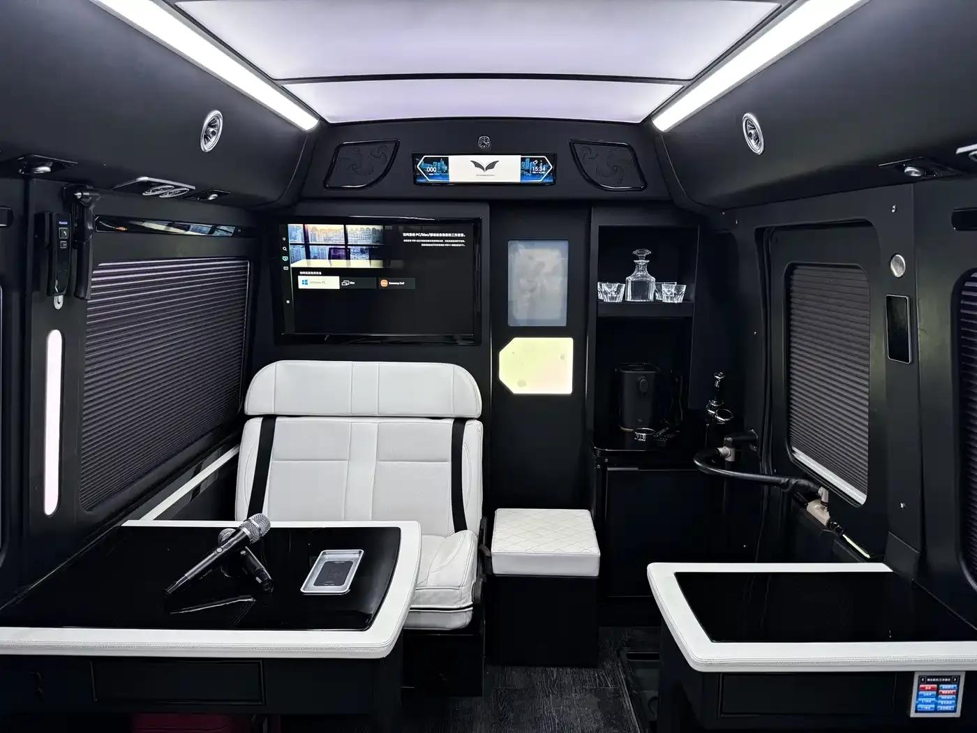2023 Toyota Coaster 4.0L Manual — миниатюра 39