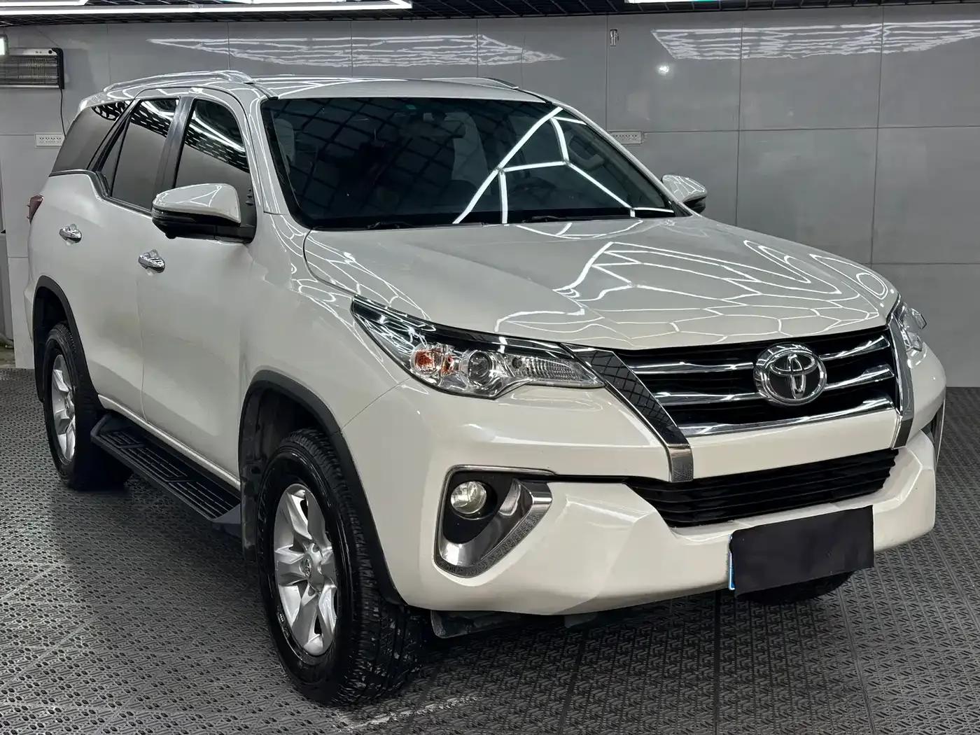 Fortuner 2017 2.7L Middle East Edition — миниатюра 1