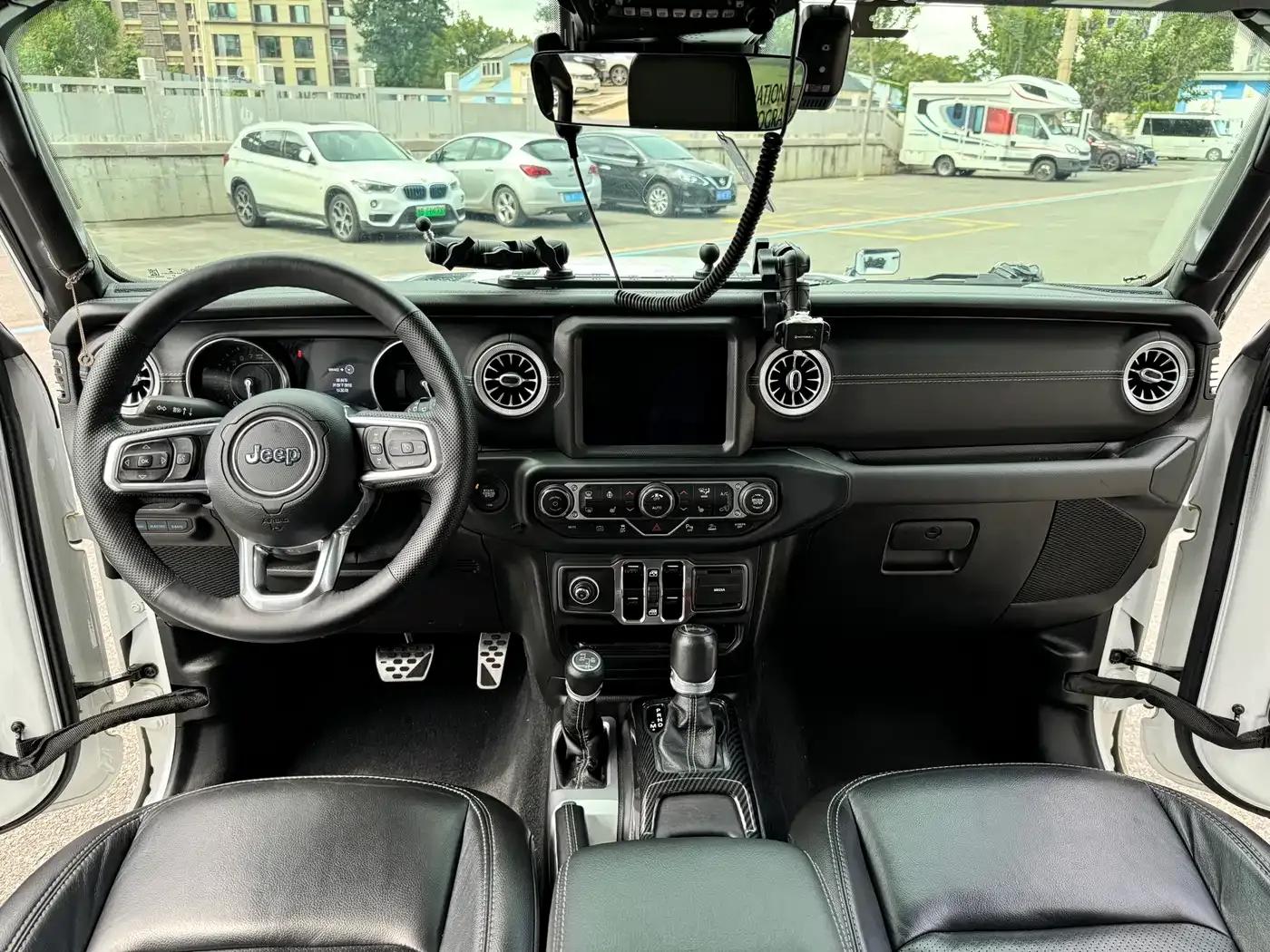 Jeep Wrangler New Energy 2021 Model 4-Door 2.0T 4xe Sahara — миниатюра 4