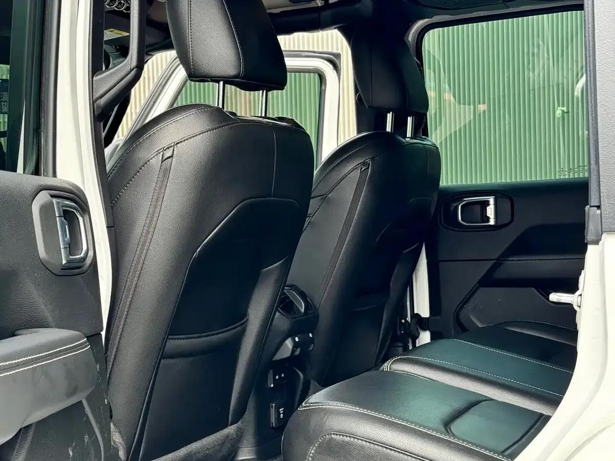Jeep Wrangler New Energy 2021 Model 4-Door 2.0T 4xe Sahara — миниатюра 5