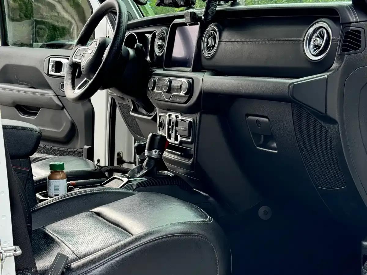 Jeep Wrangler New Energy 2021 Model 4-Door 2.0T 4xe Sahara — миниатюра 8
