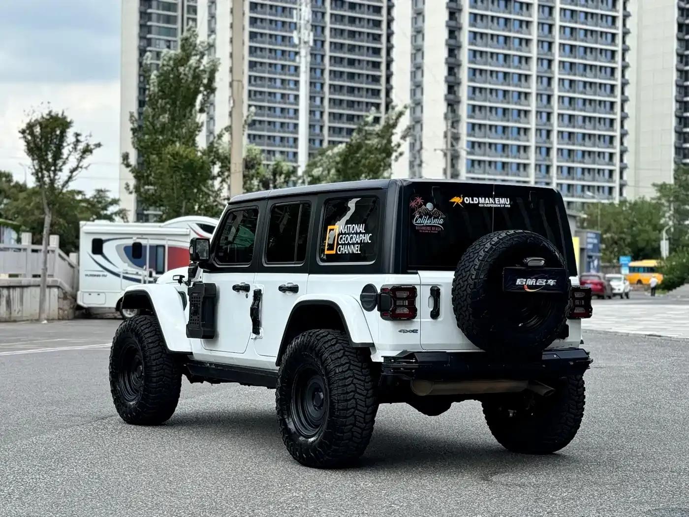 Jeep Wrangler New Energy 2021 Model 4-Door 2.0T 4xe Sahara — миниатюра 9
