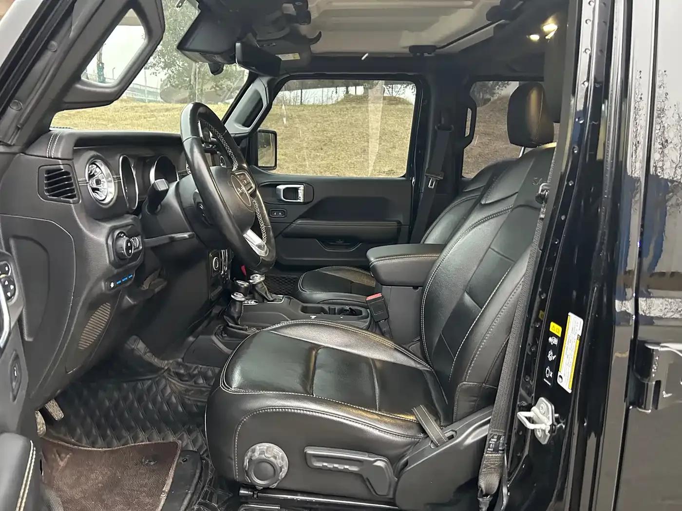 Jeep Wrangler New Energy 2021 Model 4-Door 2.0T 4xe Sahara — миниатюра 4