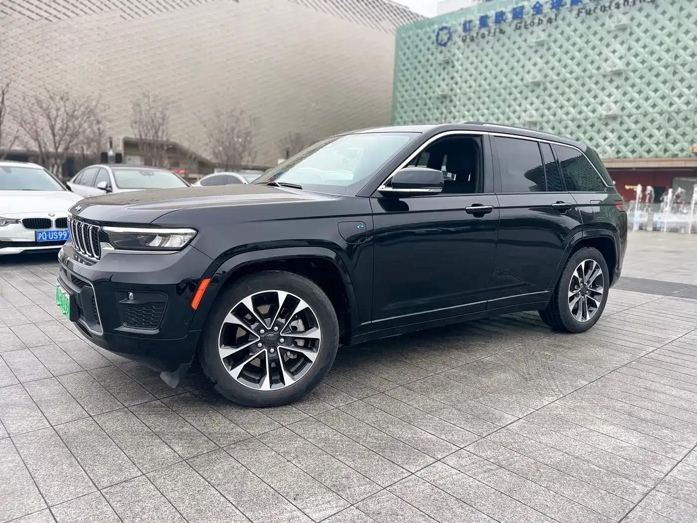 2023 Jeep Grand Cherokee 4xe Imported Model 4xe Peak Edition — миниатюра 1