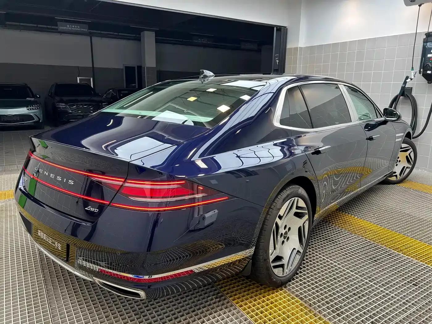 Genesis G90 2023 3.5T Executive Long Wheelbase — миниатюра 4