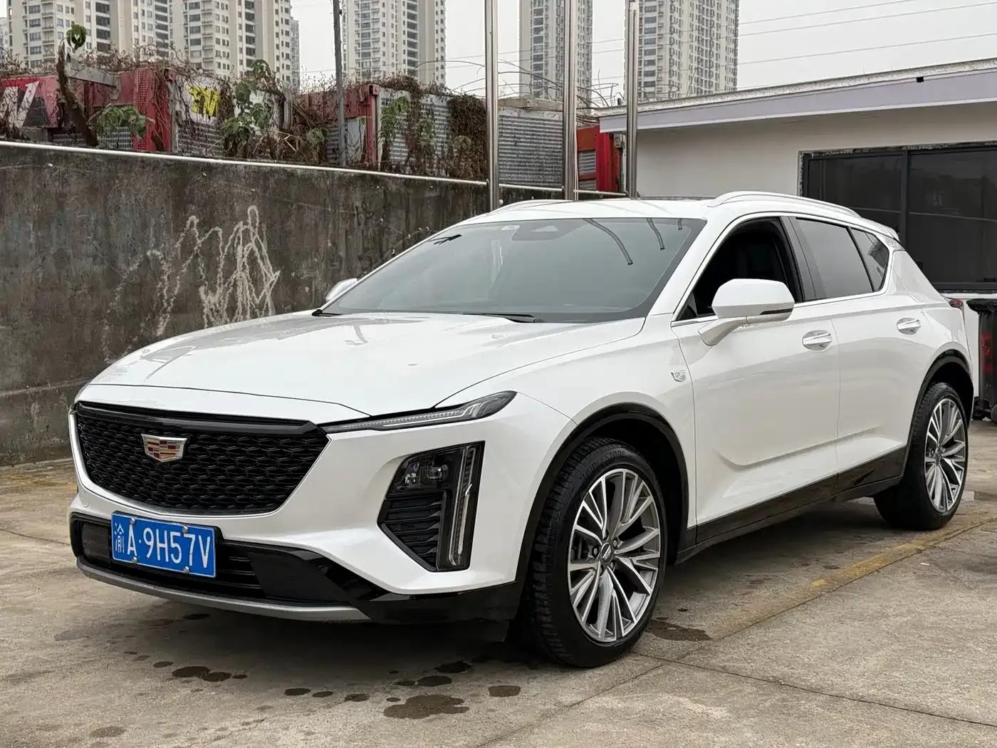 2023 Cadillac GT4 25T Luxury — миниатюра 1