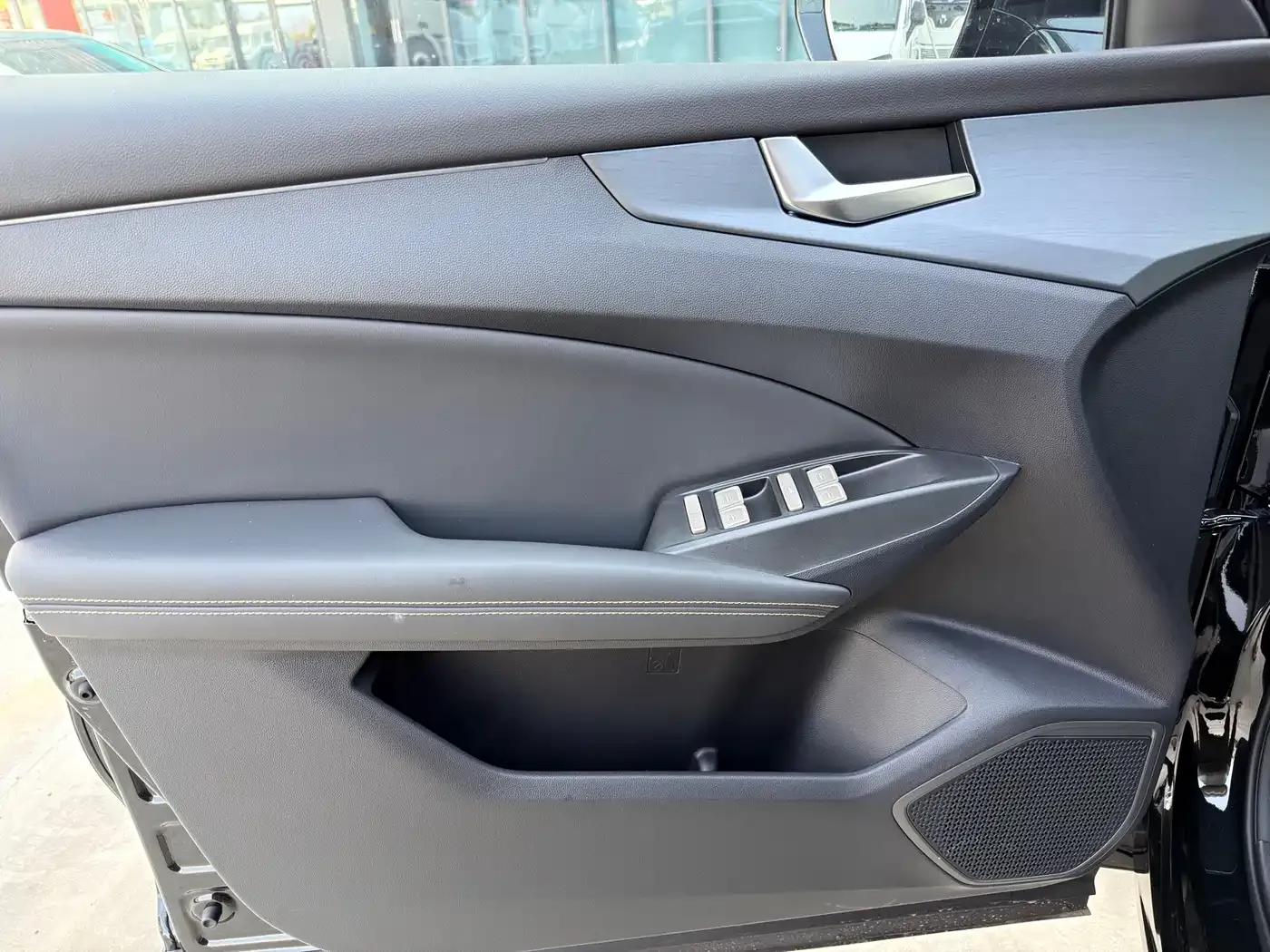 Kaiyi Kunlun 2026 1.5T Mountain Peak Edition 5-seater — миниатюра 7