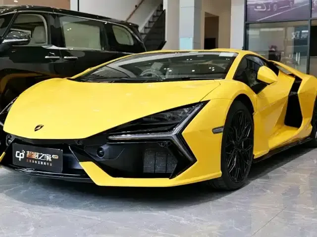 Revuelto 2023 6.5L PHEV Standard Edition