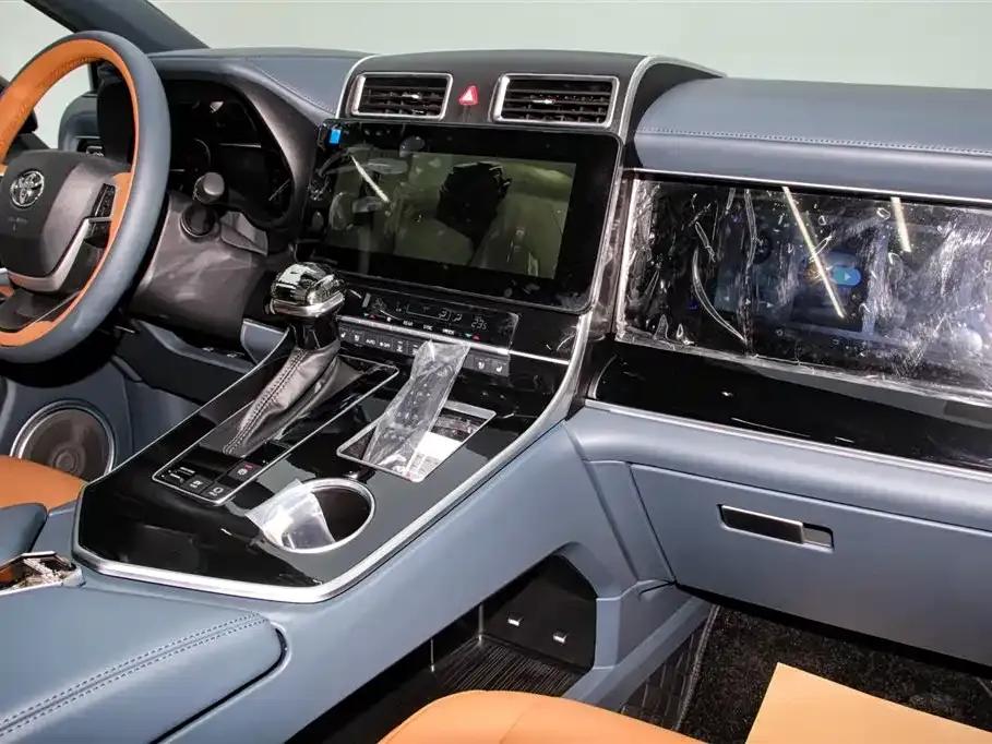 Lorinser Traveler 2026 High-Roof Touring Edition 2.5L High-Roof Touring Edition with Panoramic Sunroof — миниатюра 24