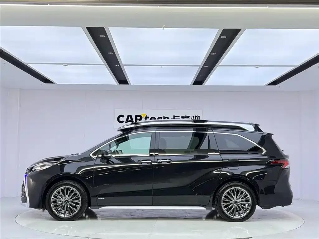 Lorinser Traveler 2026 High-Roof Touring Edition 2.5L High-Roof Touring Edition with Panoramic Sunroof — миниатюра 2
