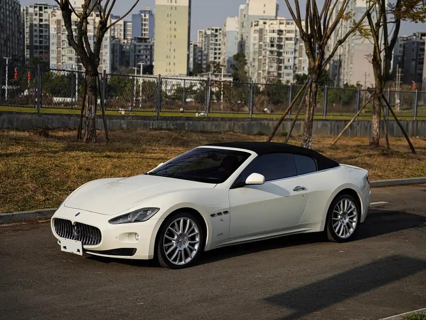 GranCabrio 2010 4.7L Automatic — миниатюра 29