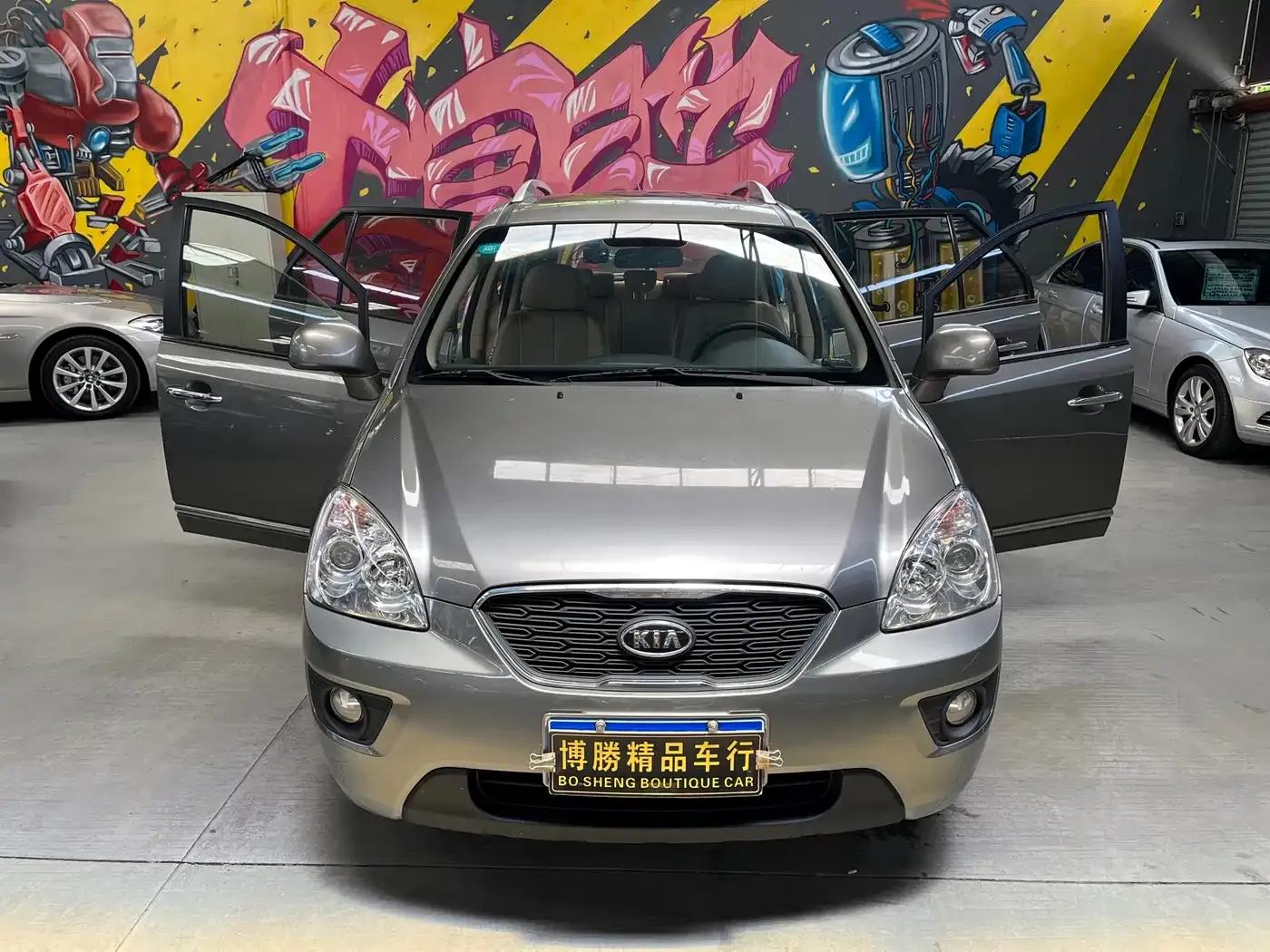 Carens 2011 2.0L 7-seater Automatic Comfort Edition — миниатюра 2