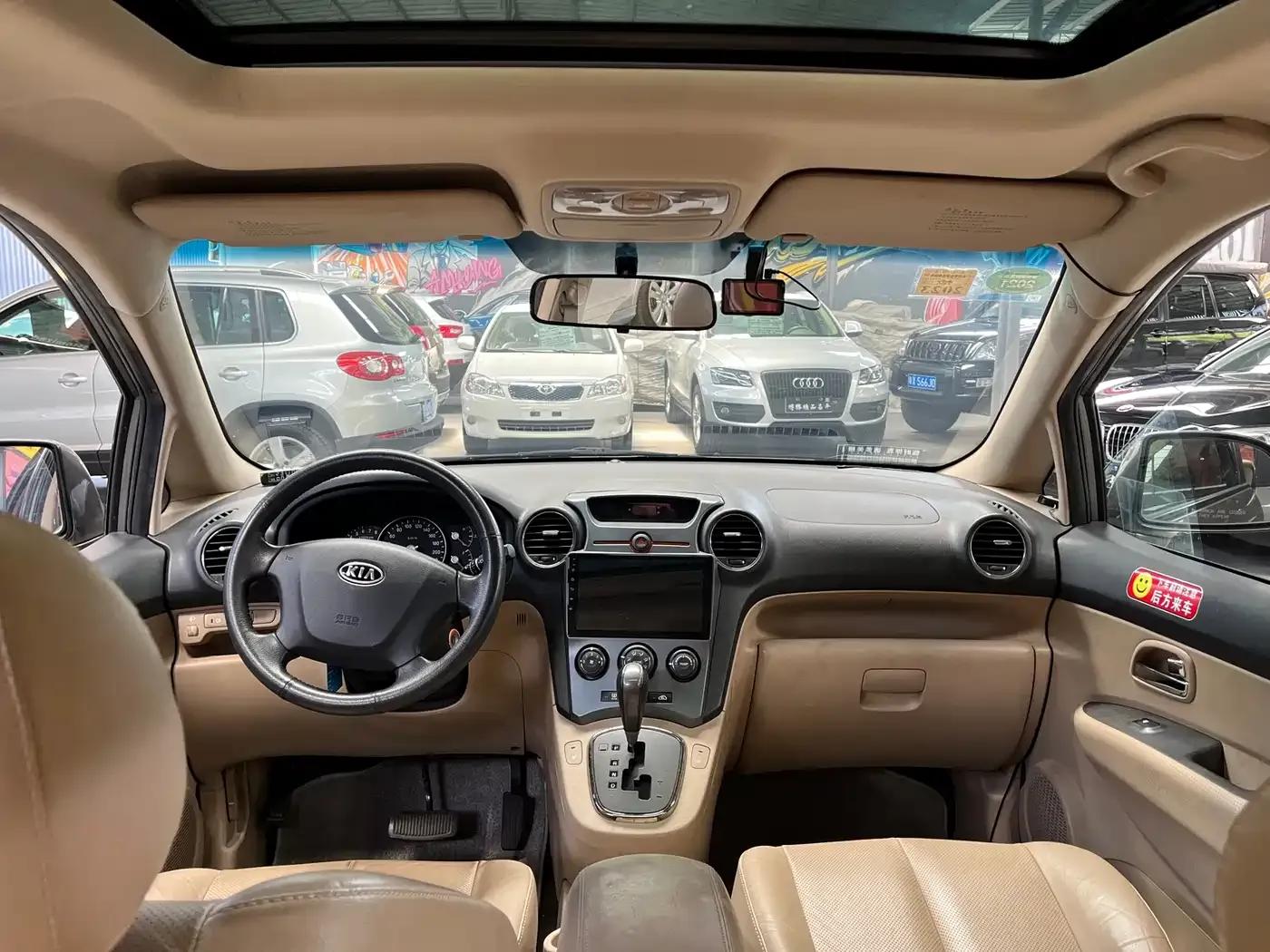 Carens 2011 2.0L 7-seater Automatic Comfort Edition — миниатюра 14