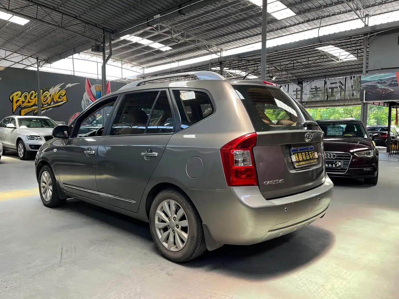 Carens 2011 2.0L 7-seater Automatic Comfort Edition — миниатюра 7