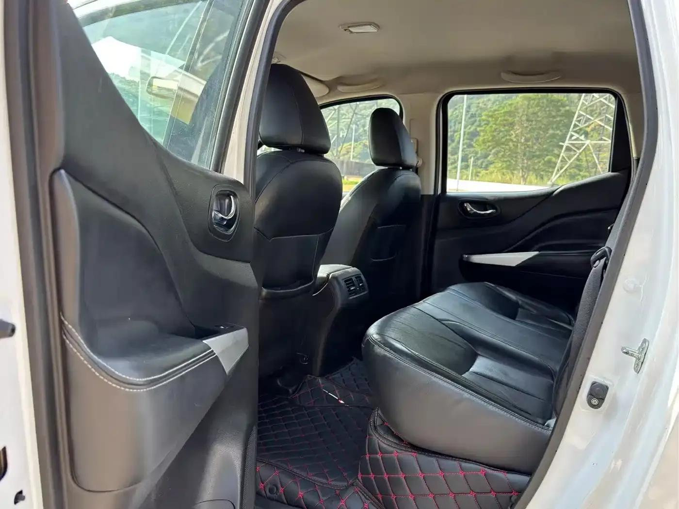 2021 Navara 2.5L Automatic 4WD Premium QR25 — миниатюра 11