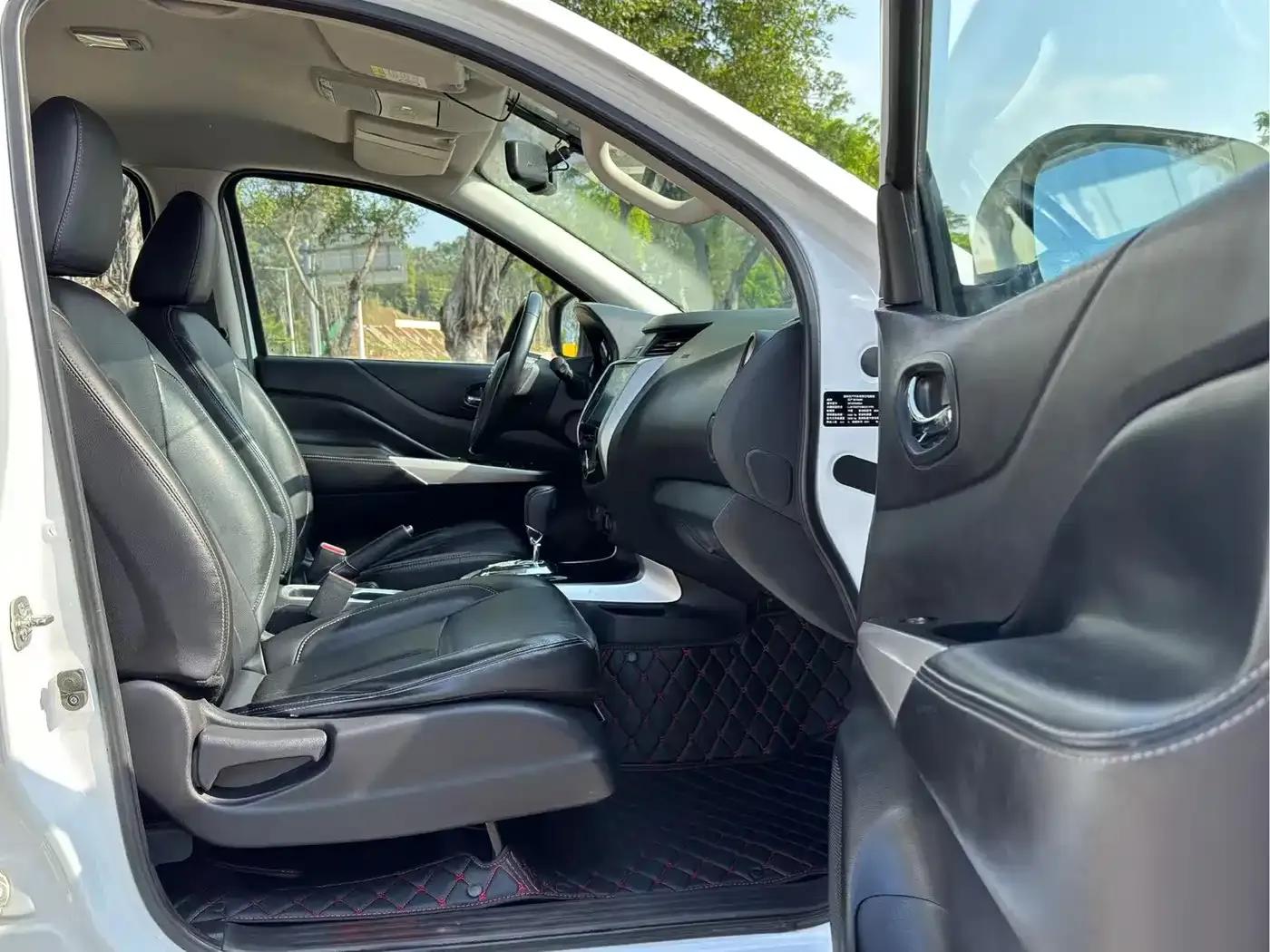 2021 Navara 2.5L Automatic 4WD Premium QR25 — миниатюра 13