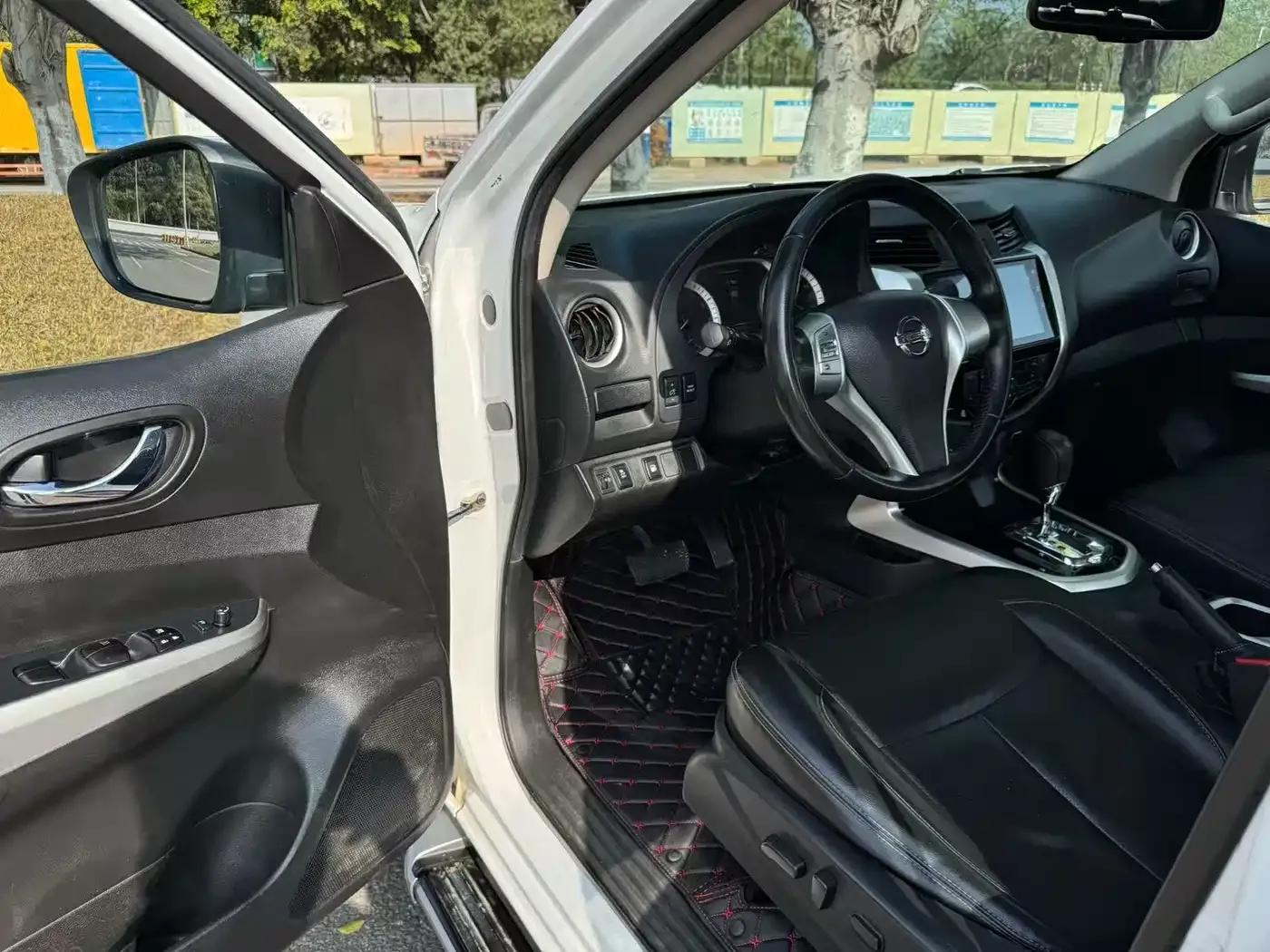 2021 Navara 2.5L Automatic 4WD Premium QR25 — миниатюра 14