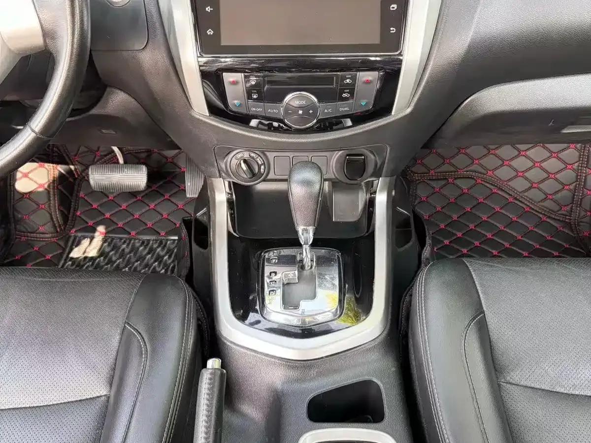 2021 Navara 2.5L Automatic 4WD Premium QR25 — миниатюра 17