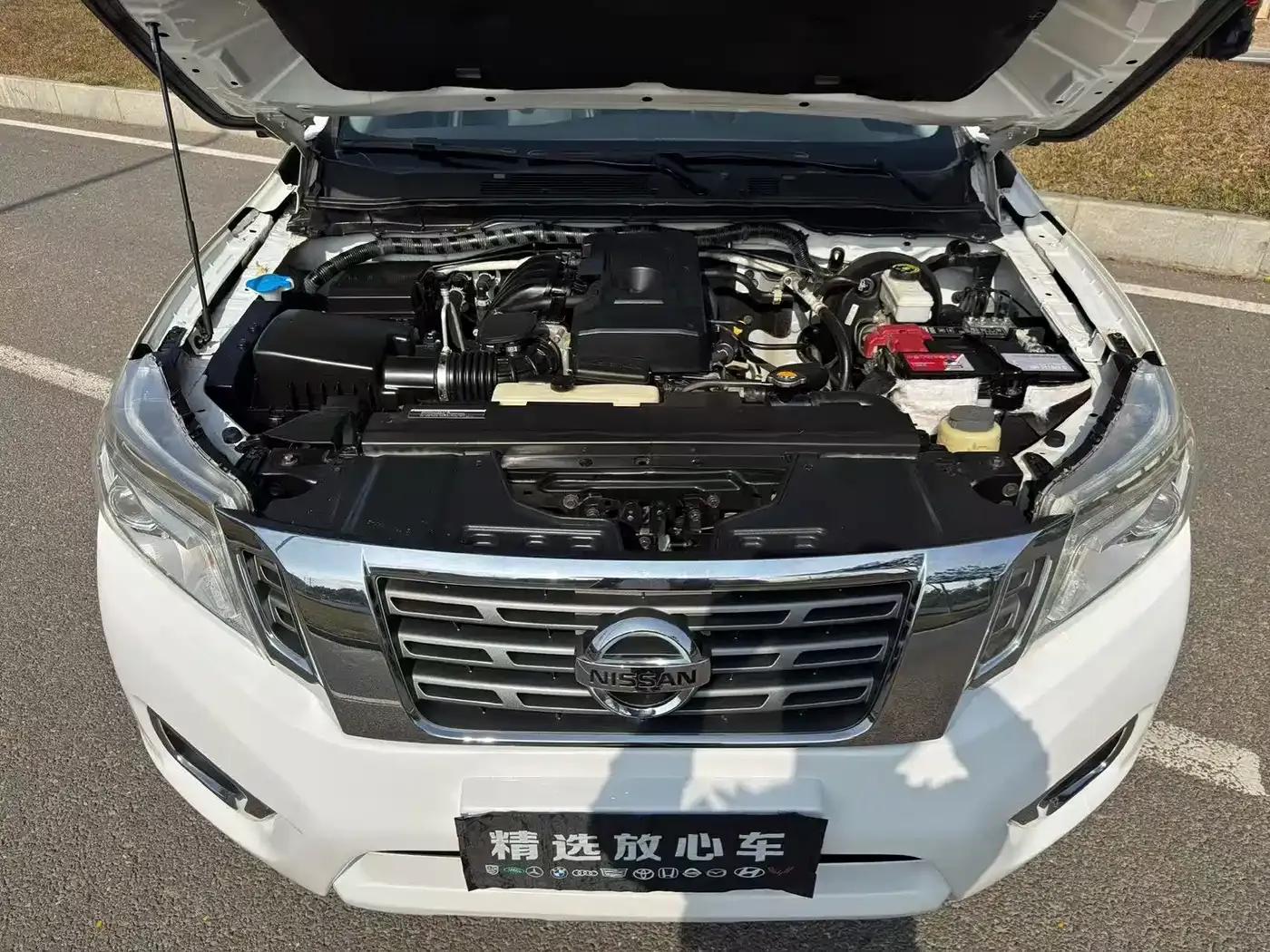 2021 Navara 2.5L Automatic 4WD Premium QR25 — миниатюра 22