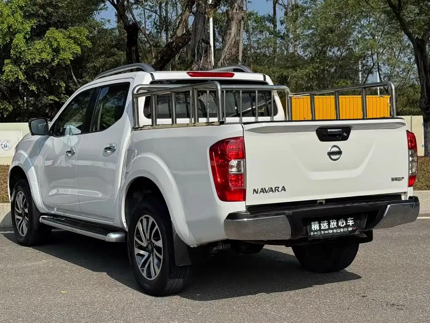 2021 Navara 2.5L Automatic 4WD Premium QR25 — миниатюра 6