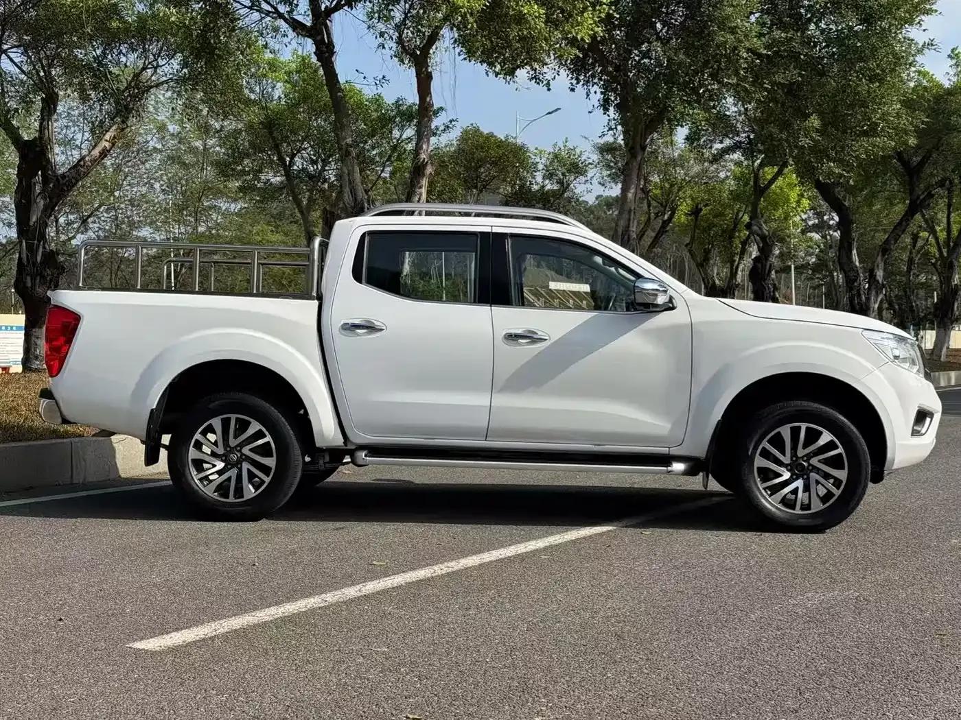 2021 Navara 2.5L Automatic 4WD Premium QR25 — миниатюра 8