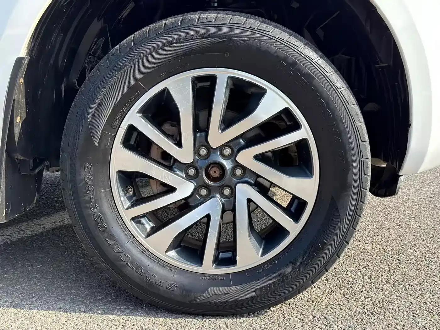 2021 Navara 2.5L Automatic 4WD Premium QR25 — миниатюра 9