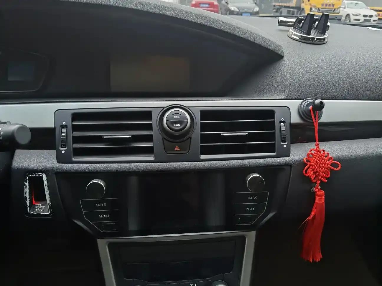 Roewe 550 2013 Model 550D 1.8T Automatic Premium Edition — миниатюра 13