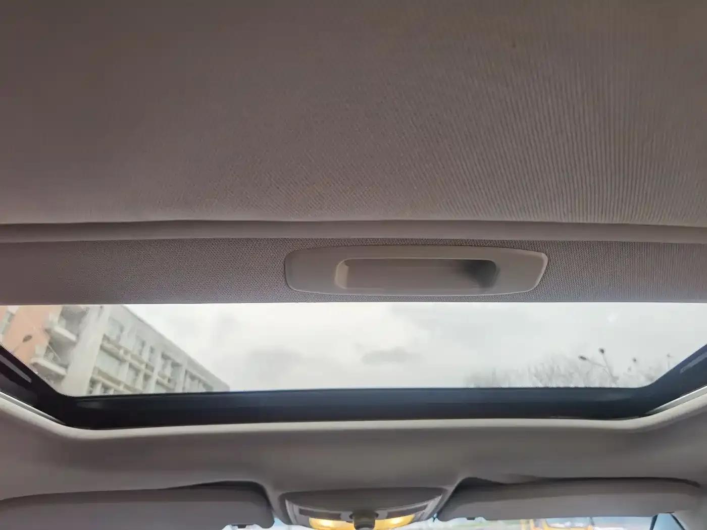 Roewe 550 2013 Model 550D 1.8T Automatic Premium Edition — миниатюра 16