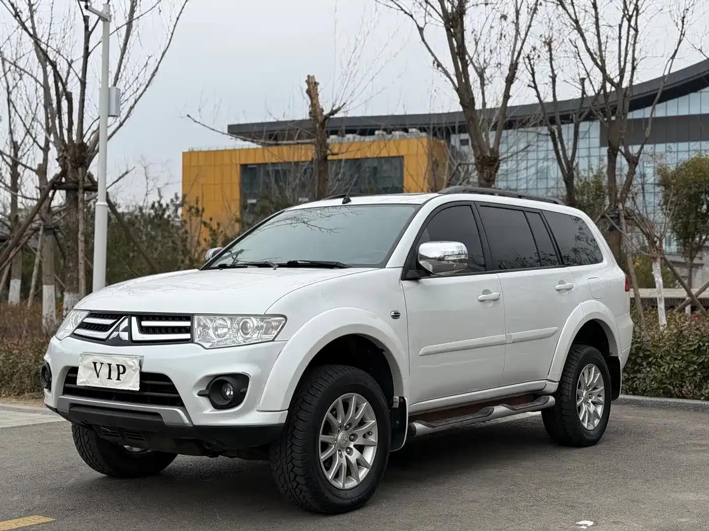 2013 Pajero Sport 3.0L Automatic 2WD Luxury Edition — миниатюра 1